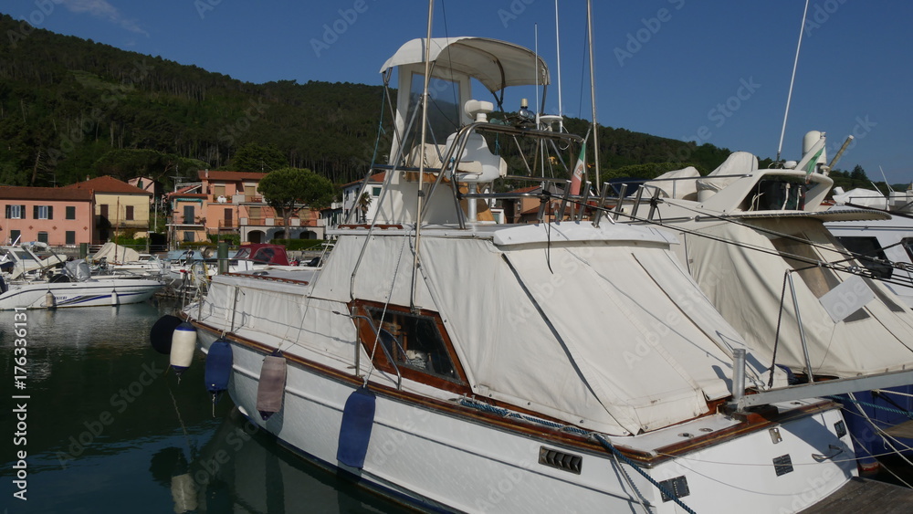 Yacht nel porto turistico di La Spezia