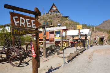 Aluminium schilderij Route 66 Oude mijngang Oatman Arizona  © textag