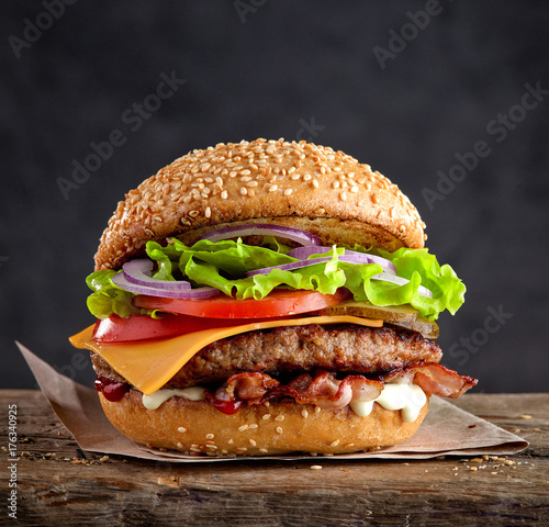 Fototapet fresh tasty burger