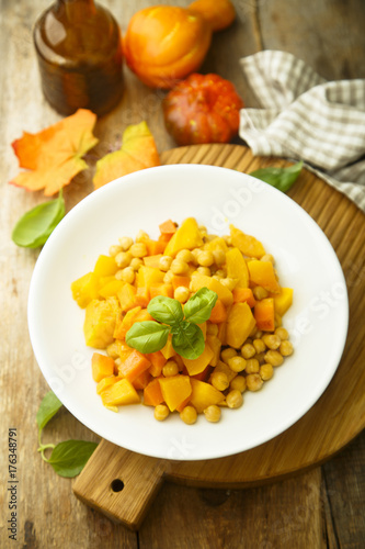 Carrot and pumpkin curry with chickpeas