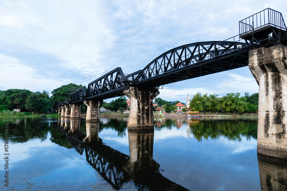 Bridge over the River Kwai ( Bridge over the River Kwai (