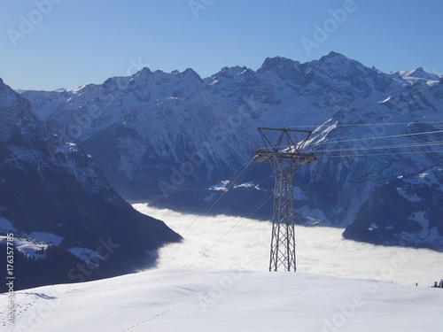 Skiing 