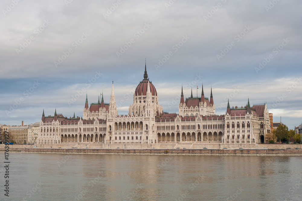 Fototapeta premium Hungarian Parliament Building situated on banks of the Danube river, Budapest, Hungary