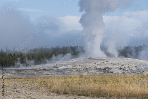 Old Faithful Geyser in Yellowstone National Park