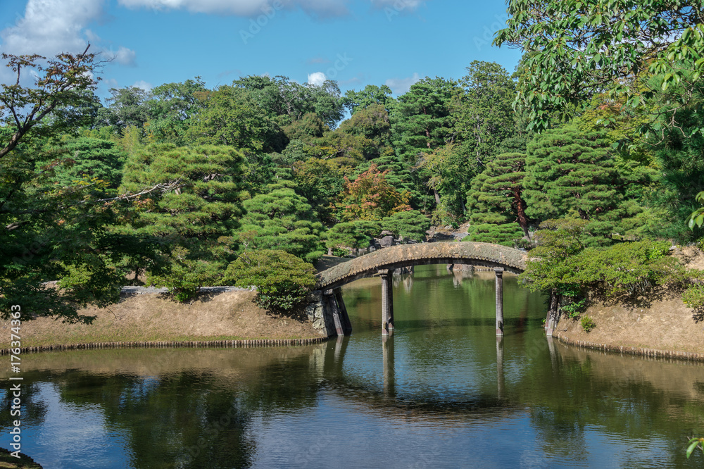 Fototapeta premium Beautifully manicured grounds of Imperial Palace, Oikeniwa Garden, Kyoto, Japan