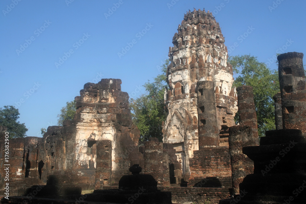 Naklejka premium ruins of Sukhothai Temple, Chiang Mai, Thailand