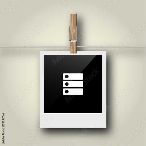 Sofortbild mit Symbol an Wäscheleine - Ordner