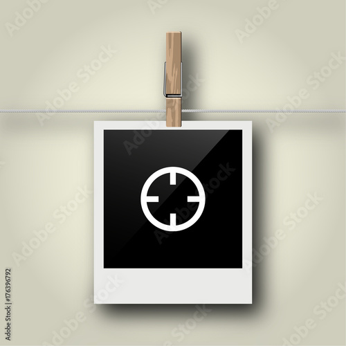 Sofortbild mit Symbol an Wäscheleine - Fadenkreuz