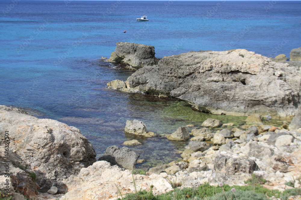 panorama mare azzurro acqua scogli rocce panorama mare azzurro acqua scogli rocce