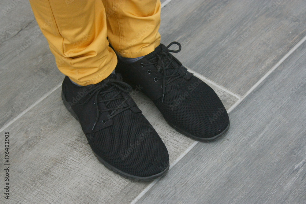 chaussures noires d'homme,détail chaussures noires d'homme,détail