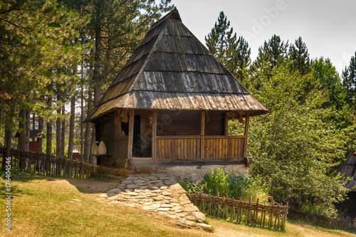 Foto Sirogojno, Serbia August 05, 2017: Old Serbian traditional house