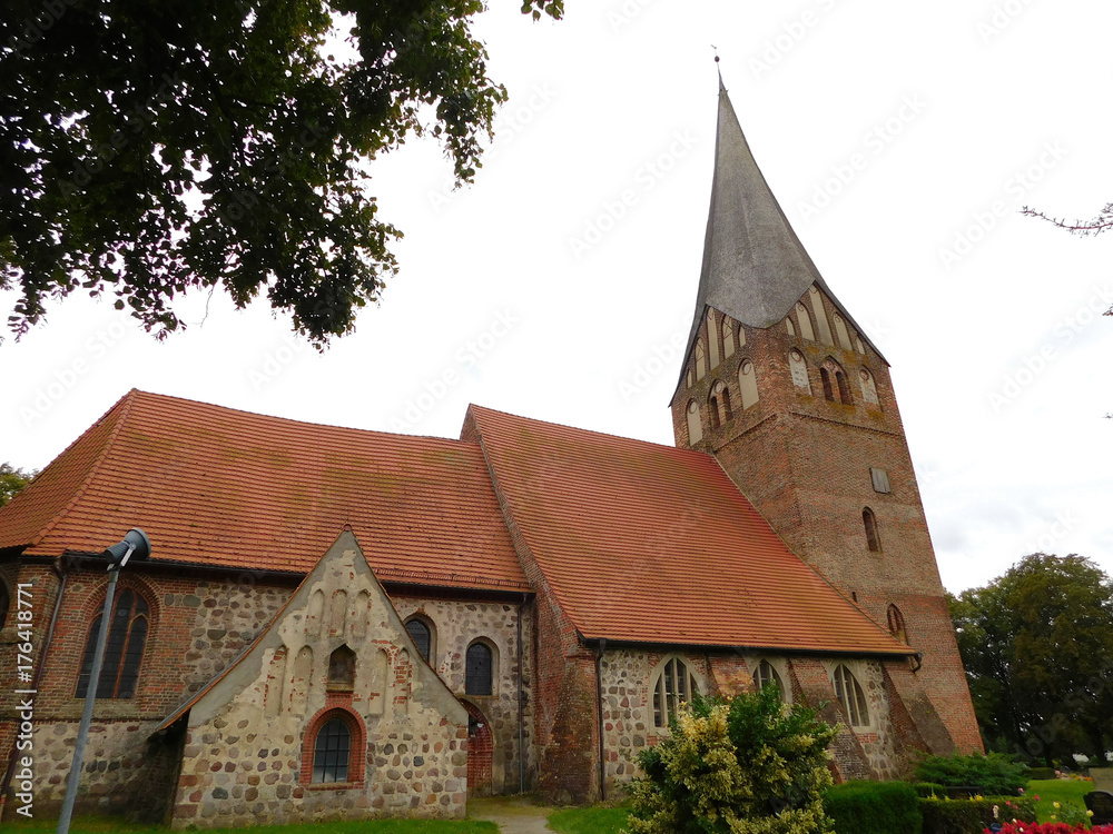 Christliche Dorfkirche
