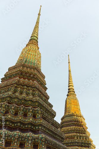 Obraz na płótnie Pagoda in white background. w salonie