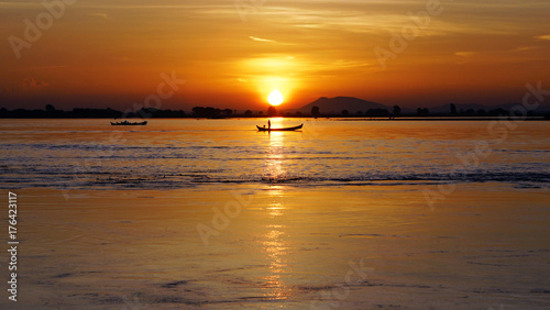 coucher de soleil sur l'Irrawaddy