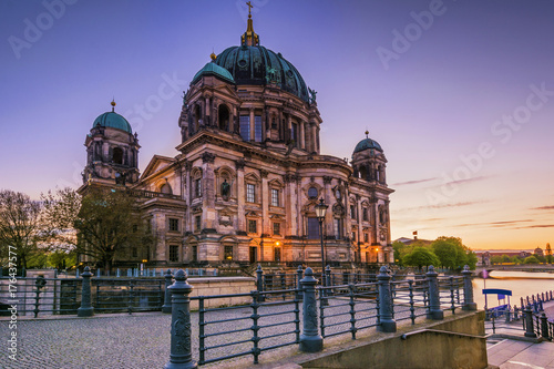 Berliner Dome from side