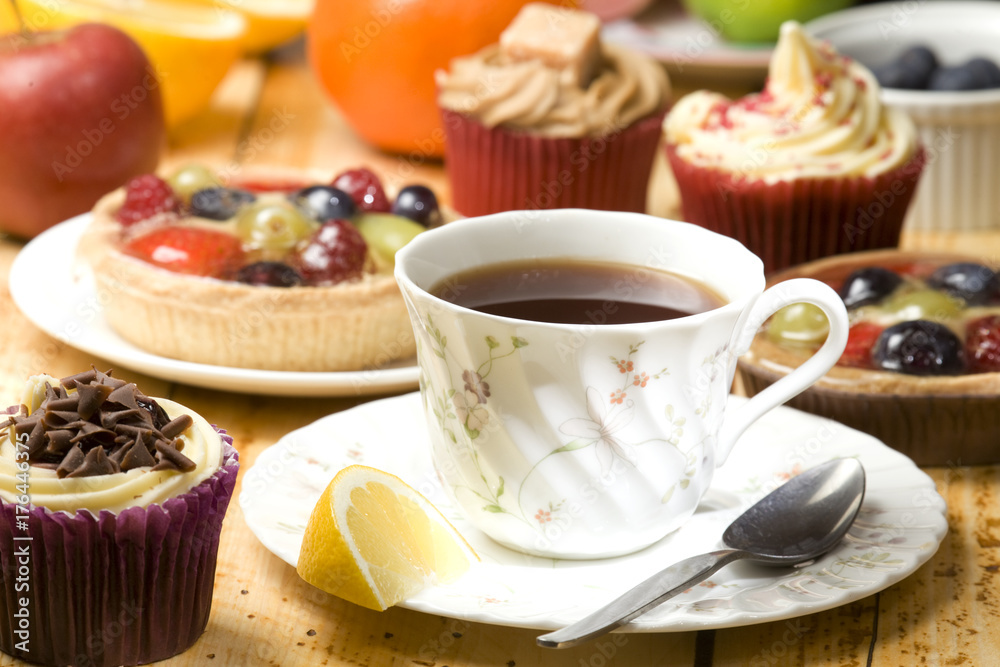 black tea with cupcakes black tea with cupcakes