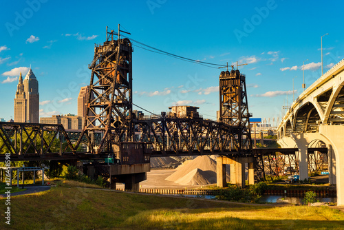 Fotografie Cleveland bridges spanning the Cuyahoga