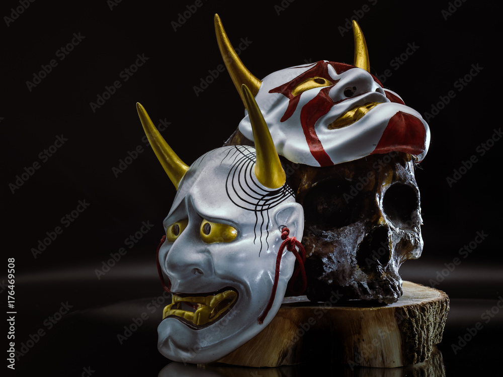 Kabuki Mask, Bushido Warrior Legend. Resin Made Skull with Bushido Iron  Helmet and Kabuki Mask closeup on background. Stock Photo | Adobe Stock