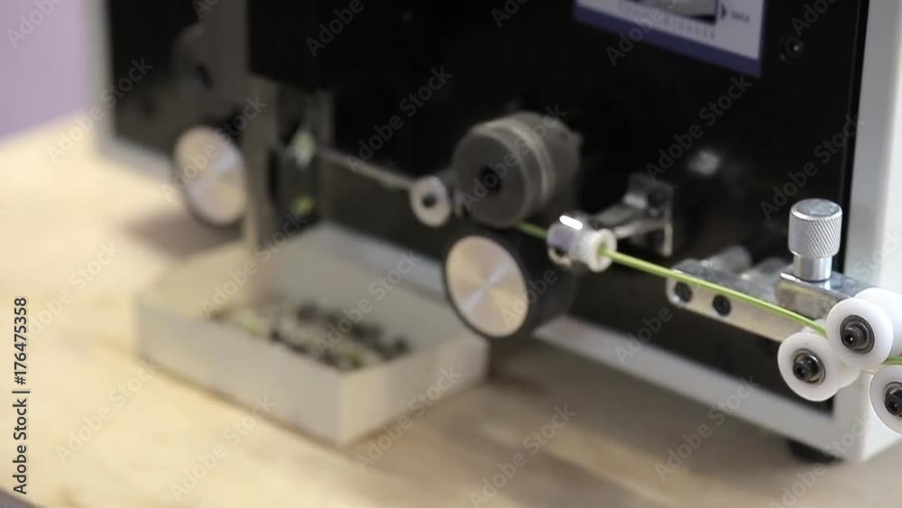 Automatic cable cutting machine Automatic cable cutting machine