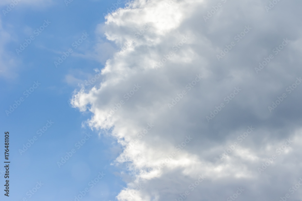 Obraz premium blue cloudy sky background
