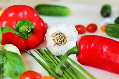 vegetable, fresh vegetables, healthy food, vegetarian food, tomato, basil, pepper, garlic, cucumber, mushrooms, chives, sweet corn, 