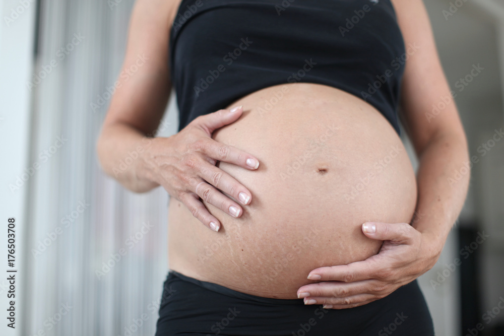 pregnant woman feeling activity pregnant woman feeling activity