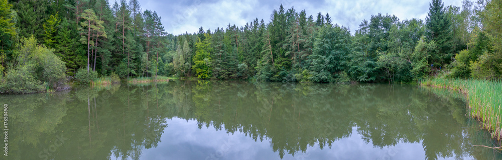 pond panorama