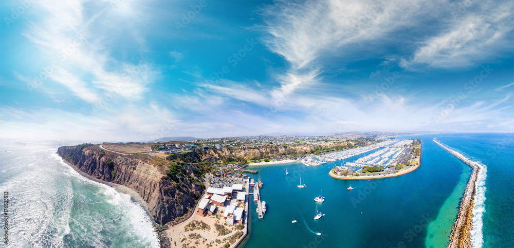 Dana Point, California. Aerial view of beautiful coastline - obrazy, fototapety, plakaty 