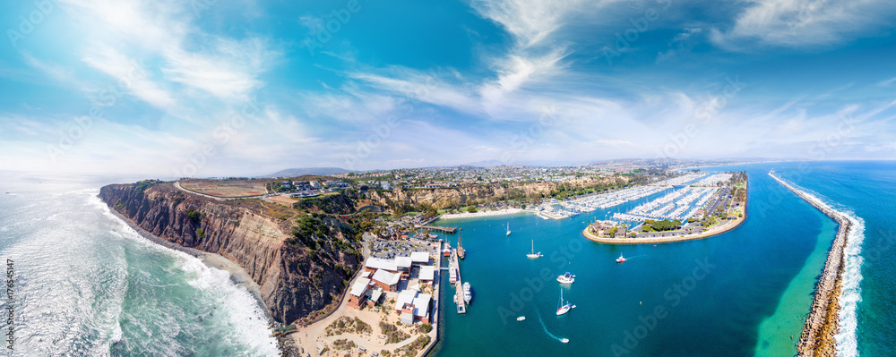 Dana Point, California. Aerial view of beautiful coastline - obrazy, fototapety, plakaty 