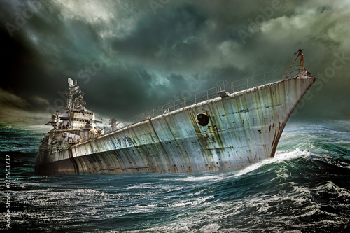 Photo colbert warship
