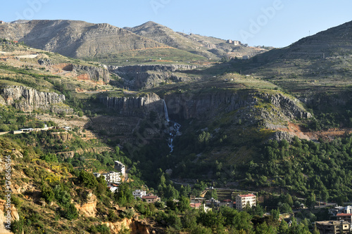 Paysage de Faraya avec chute d'eau Liban Lebanon