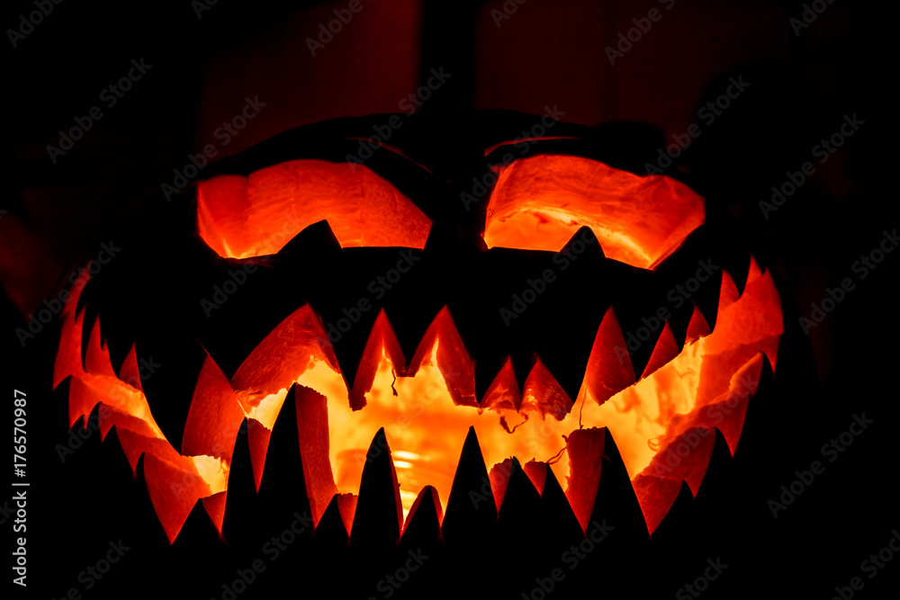 Naklejka premium spooky pumpkin glow