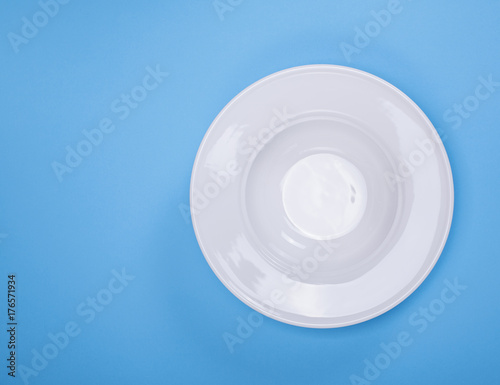 empty white round ceramic soup plate