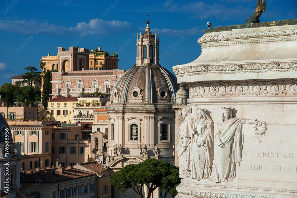 Obraz premium Mixed architectural styles in Rome