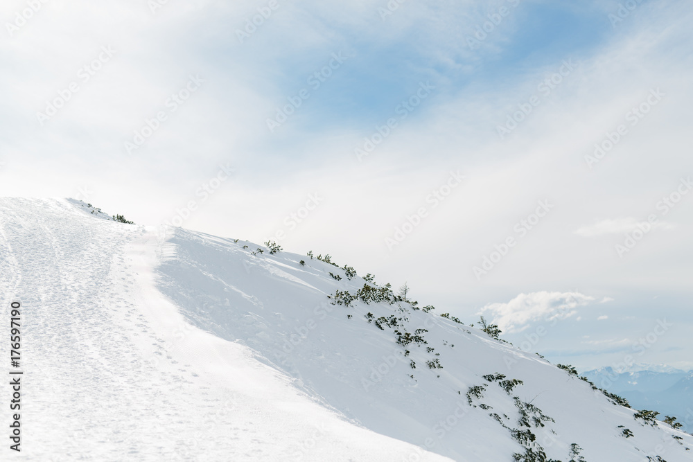 Winterlandschaft mit Skipiste auf Untersberg, Salzburger Land
