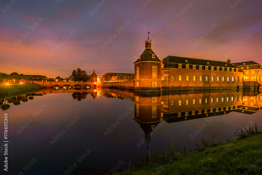 Schloss Nordkirchen im Herbst am Abend 