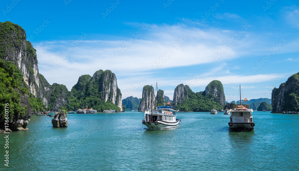 Αυτοκόλλητο Tourist ferry boat in Halong Bay, the  Unesco world heritage site in Vietnem