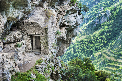 Sentiero degli dei Agerola Positano stalla