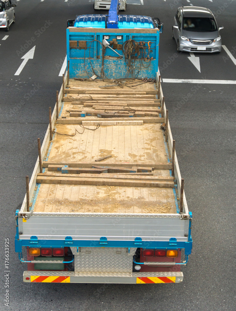大型トラック 荷台 Stock 写真 | Adobe Stock