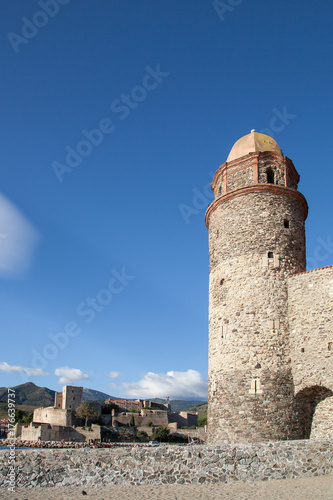 L'église et le château royal de Collioure © Hervé Rouveure