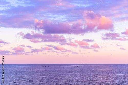 Pink sky seascape © Katrine