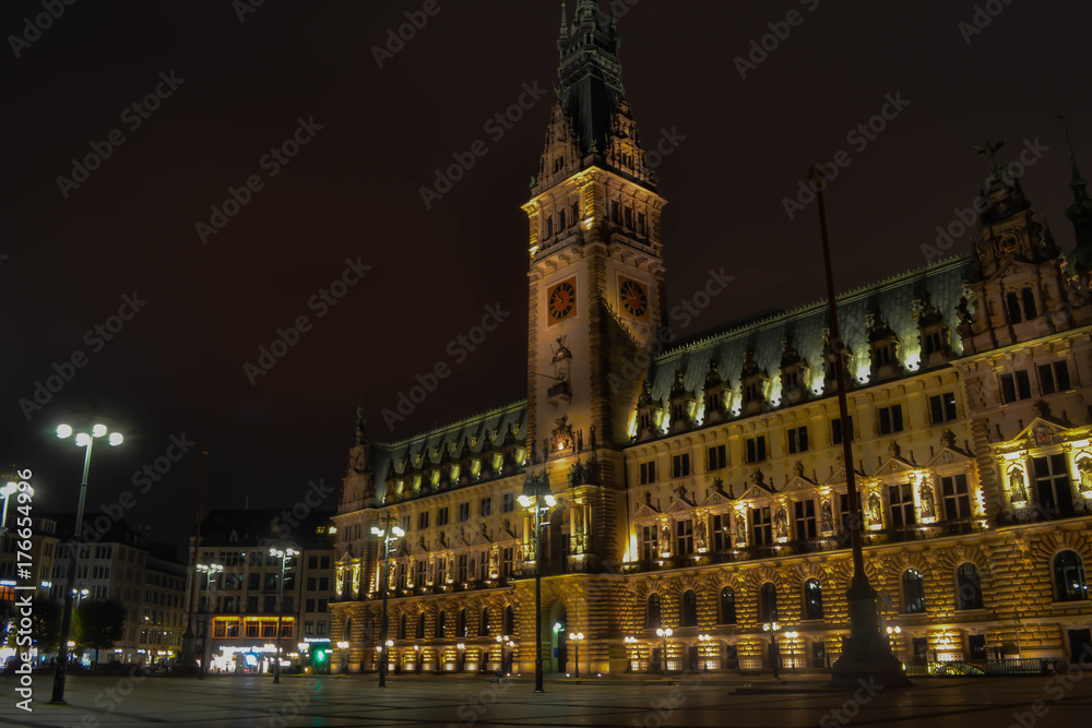 Rathaus Hamburg bei Nacht