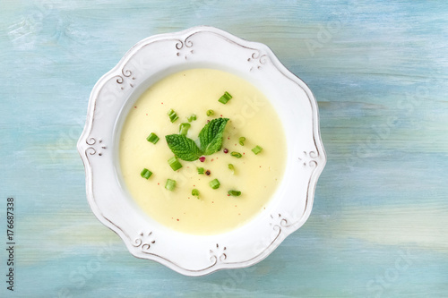 Overhead photo of French vichyssoise soup with copyspace