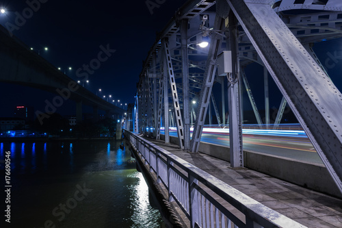 Street on the bridge : 夜・鉄橋・散歩・道路・イルミネーション