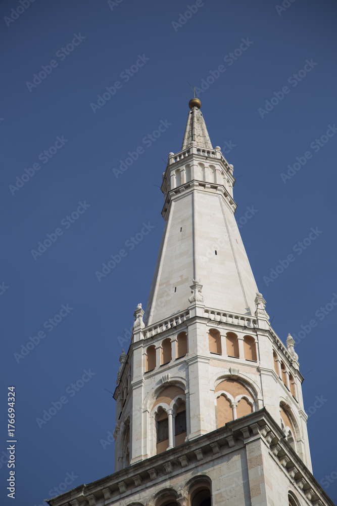 Modena particolare del campanile