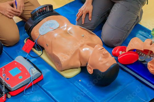 Принти на полотні dummy in training cpr medical emergency refresher
