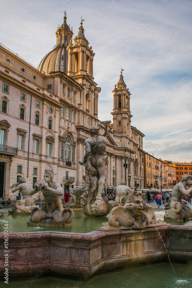 Chiesa di Sant'Agnese in Agone e fontana dei quattro fiumi in Piazza Navona a Roma