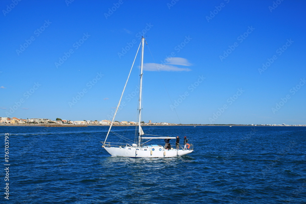 Voilier en méditerranée, France Voilier en méditerranée, France