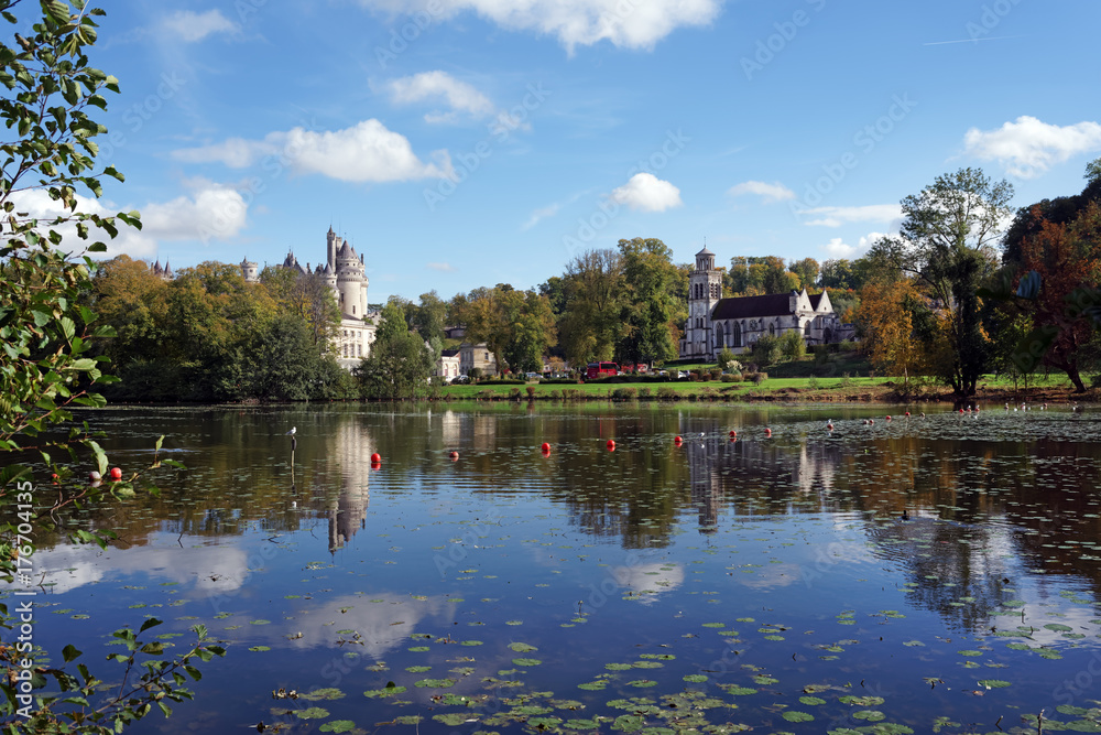 Fototapeta premium Lac et château de Pierrefonds