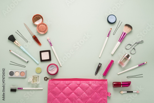  Beautiful make up bag with cosmetics 